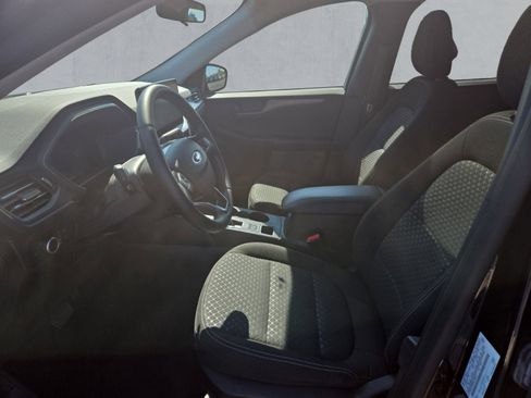 Used 2023 Ford Escape Active w/ Tech Pack #1 AWD/4WD image 11