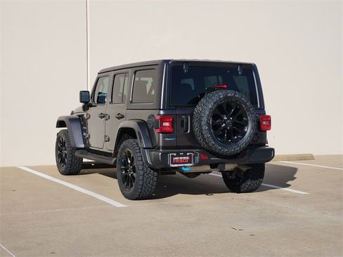 Used 2023 Jeep Wrangler Unlimited Sahara w/ Cold Weather Group image 5