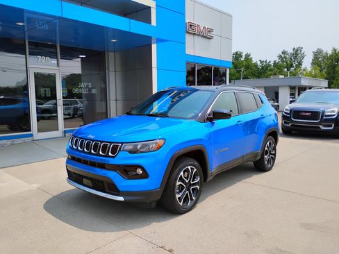 Used 2023 Jeep Compass Limited AWD/4WD image 13