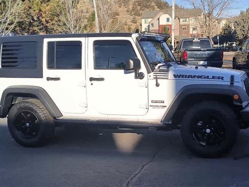 Used 2018 Jeep Wrangler Unlimited Sport S image 2