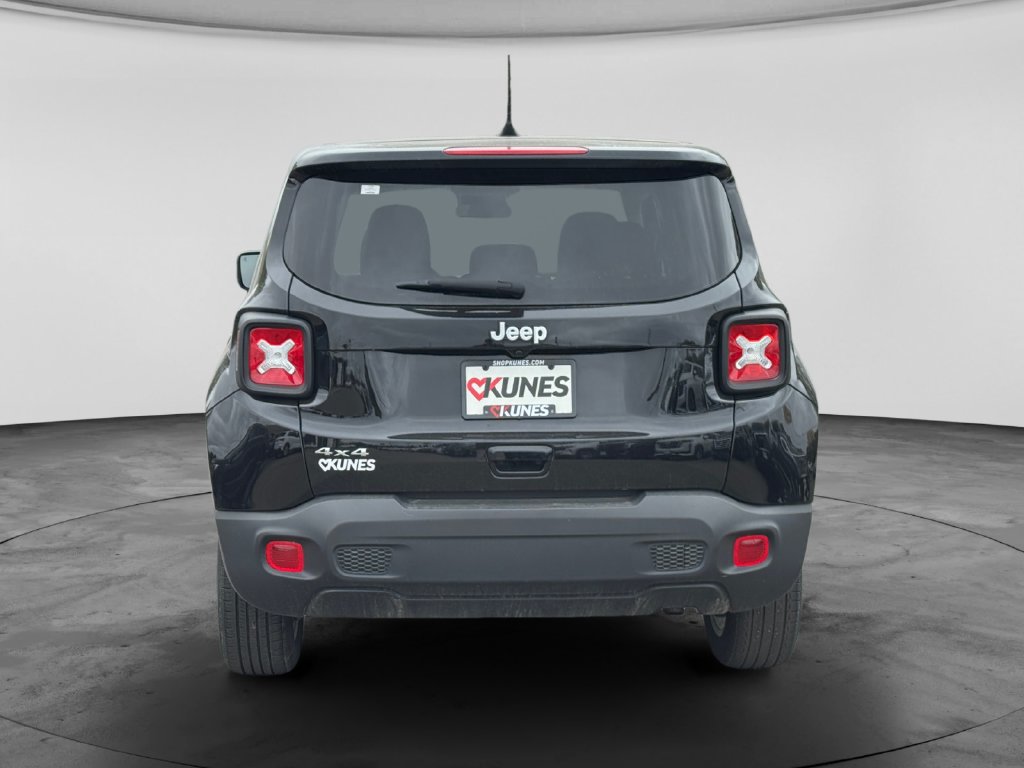 Used 2023 Jeep Renegade Latitude AWD/4WD image 7