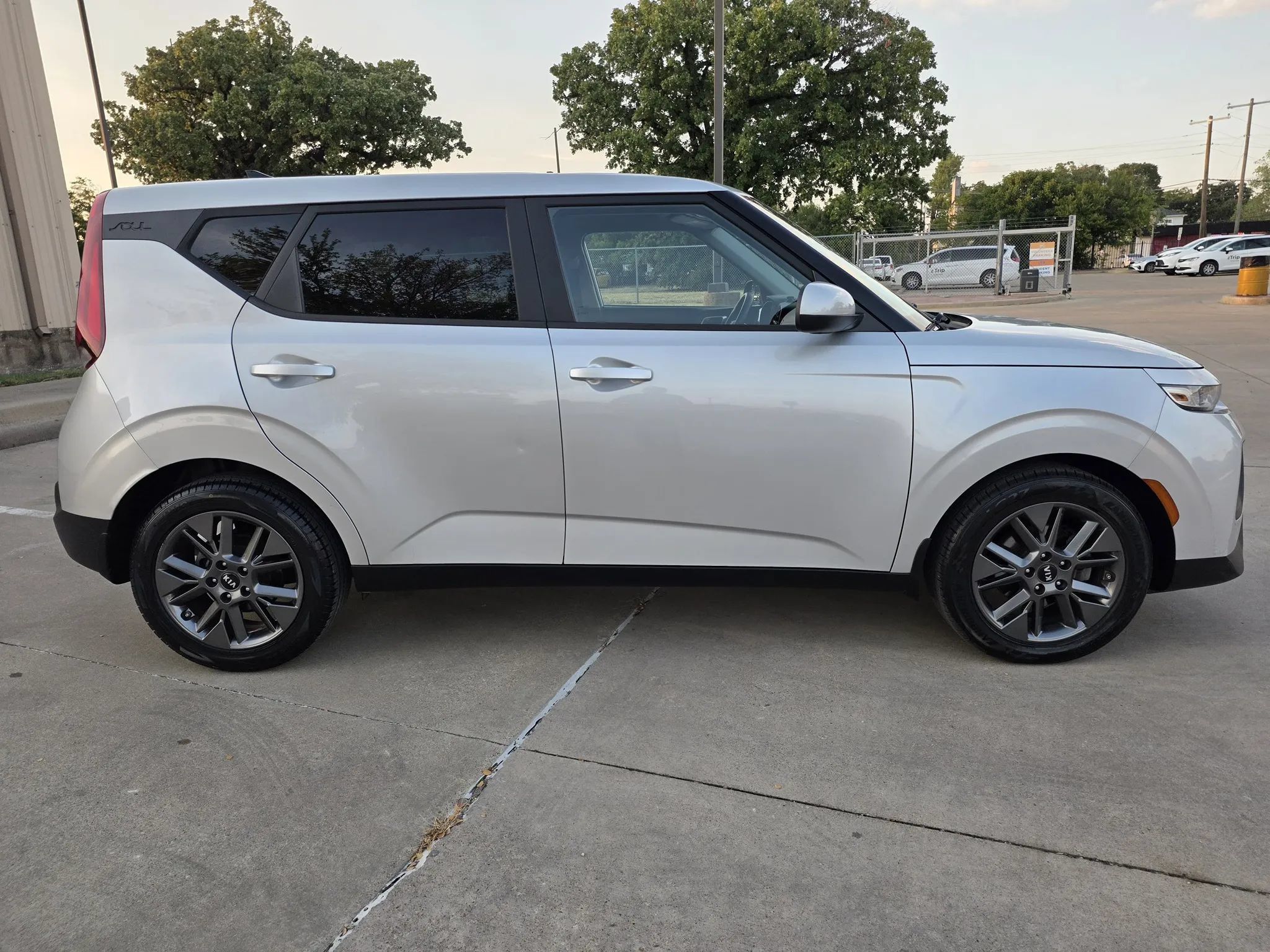 Used 2021 Kia Soul S FWD image 5