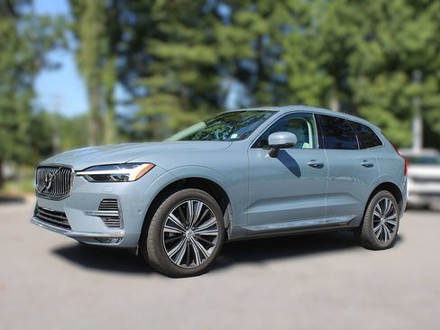 Used 2022 Volvo XC60 B5 Inscription w/ Advanced Package FWD image 3