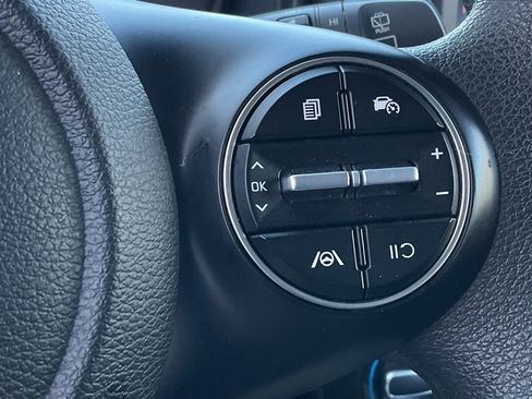 Used 2025 Kia Soul LX w/ LX Technology Package image 24