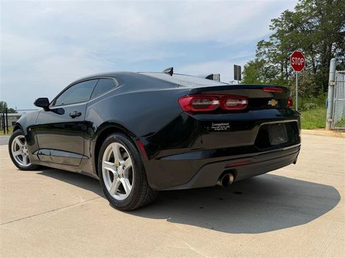 Used 2021 Chevrolet Camaro LT RWD image 4