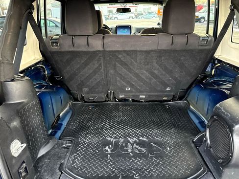 Used 2013 Jeep Wrangler Unlimited Sport image 18