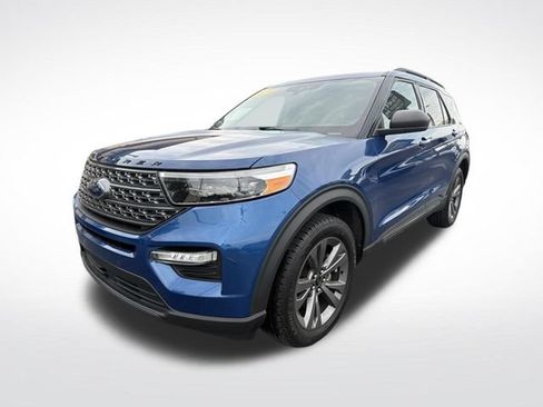 Used 2021 Ford Explorer XLT w/ Equipment Group 202A AWD/4WD image 1
