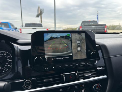 Used 2022 Nissan Pathfinder SL image 19