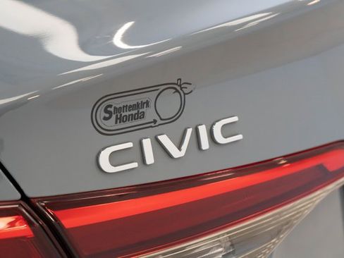 Used 2023 Honda Civic Sport image 9