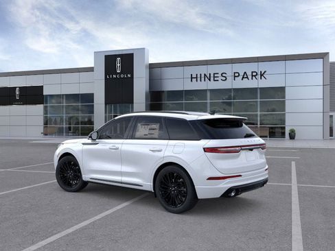 New 2026 Lincoln Corsair Premiere image 4