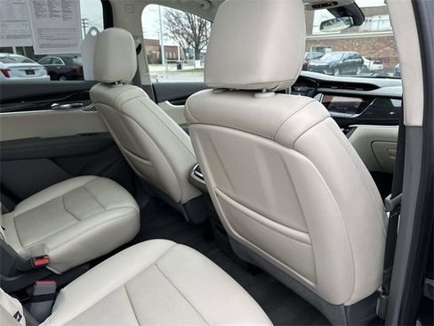 Used 2021 Cadillac XT6 Premium Luxury image 26