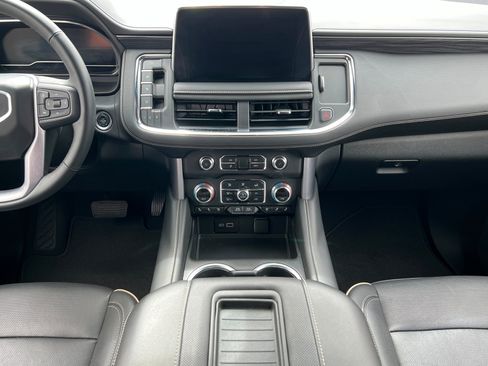 Used 2024 GMC Yukon XL SLT w/ SLT Luxury Package AWD/4WD image 14