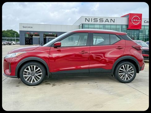 Used 2024 Nissan Kicks SV FWD image 14