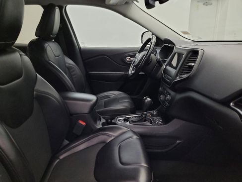 Used 2020 Jeep Cherokee Latitude Plus image 21