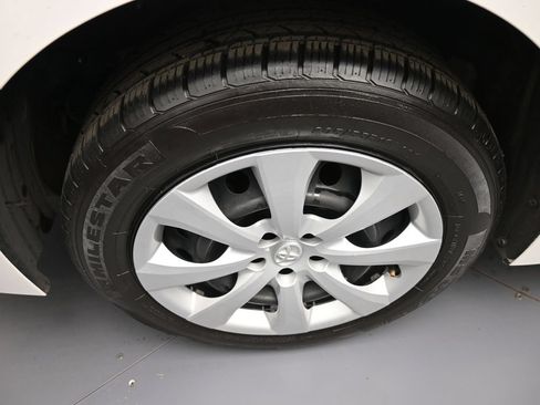 Certified 2024 Toyota Corolla LE AWD/4WD image 12