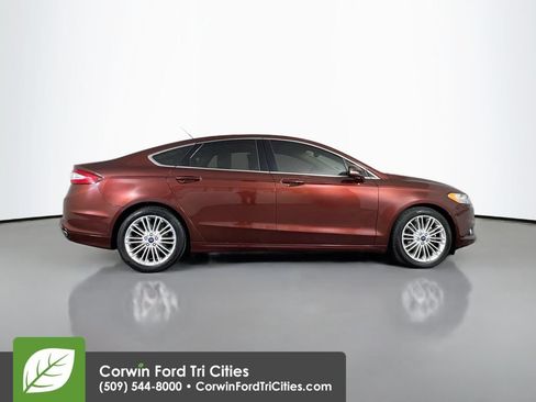 Used 2015 Ford Fusion SE w/ Equipment Group 202A FWD image 18