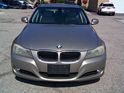 Used 2011 BMW 328i xDrive Sedan AWD/4WD image 2
