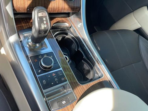 Used 2014 Land Rover Range Rover Sport HSE AWD/4WD image 19
