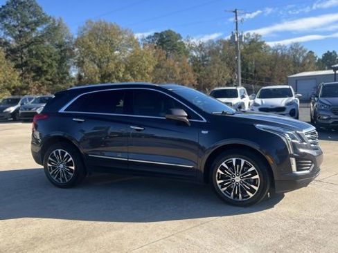 Used 2017 Cadillac XT5 Premium Luxury w/ Driver Assist Package image 6