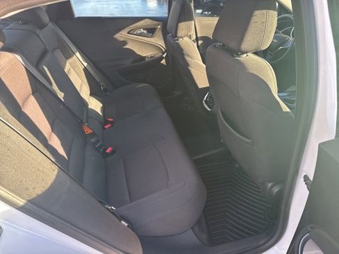 Used 2018 Chevrolet Malibu LT image 14