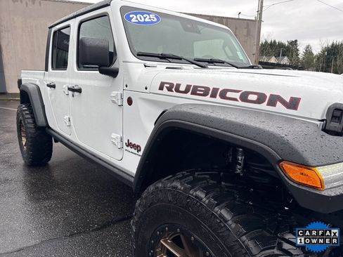 Used 2025 Jeep Gladiator Rubicon w/ Convenience Group image 11