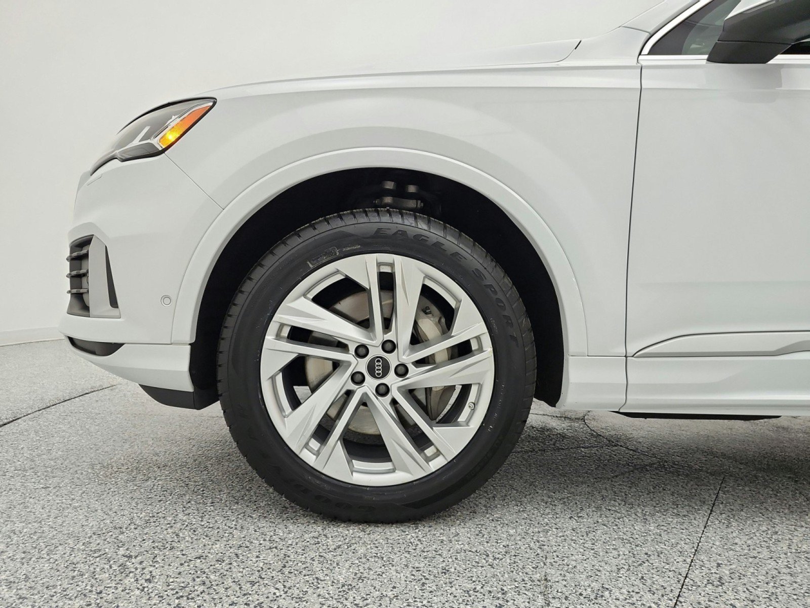 Used 2023 Audi Q7 2.0T Premium w/ Convenience Package AWD/4WD image 18