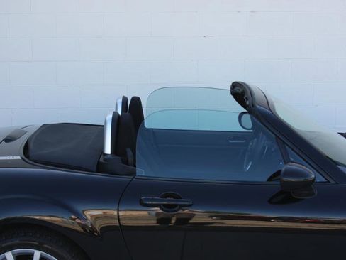 Used 2007 MAZDA MX-5 Miata Touring RWD image 10