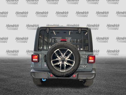 Used 2024 Jeep Wrangler Unlimited w/ Convenience Group AWD/4WD image 9