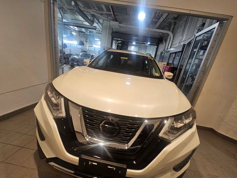 Used 2020 Nissan Rogue SL w/ Premium Package AWD/4WD image 6