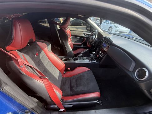 Used 2018 Subaru BRZ tS RWD image 21