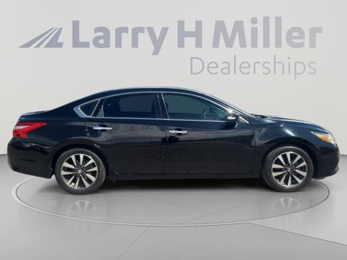 Used 2017 Nissan Altima 2.5 SL FWD image 6