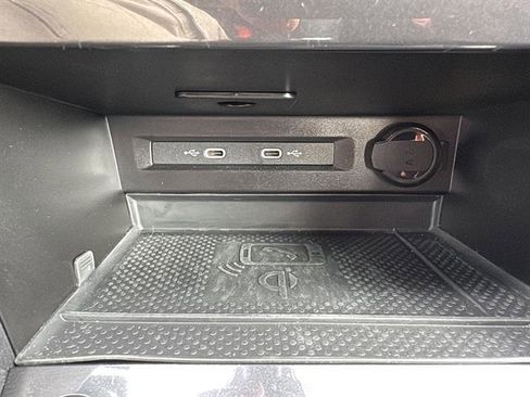 Certified 2024 Volkswagen Tiguan SE R-Line image 24