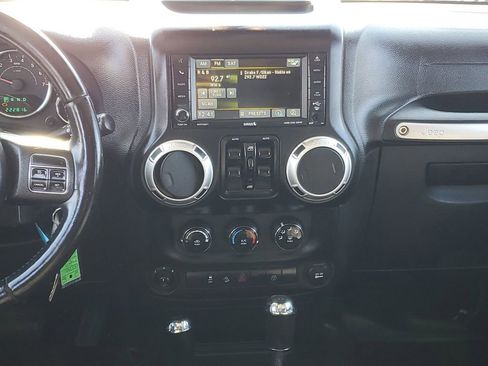 Used 2014 Jeep Wrangler Unlimited Sahara w/ Dual Top Group image 20