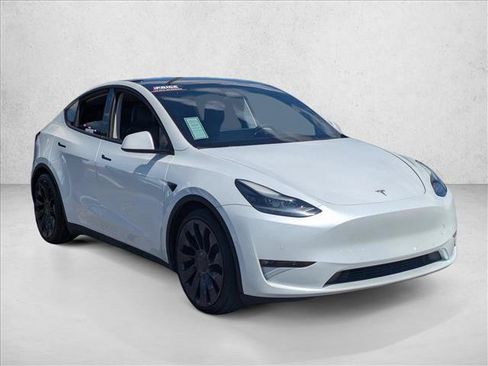 Used 2022 Tesla Model Y Performance AWD/4WD image 3