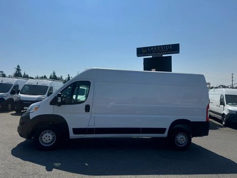 Used 2023 RAM ProMaster 2500 FWD image 3