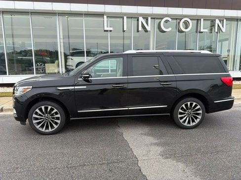 Used 2020 Lincoln Navigator L Reserve w/ Luxury Package AWD/4WD image 4