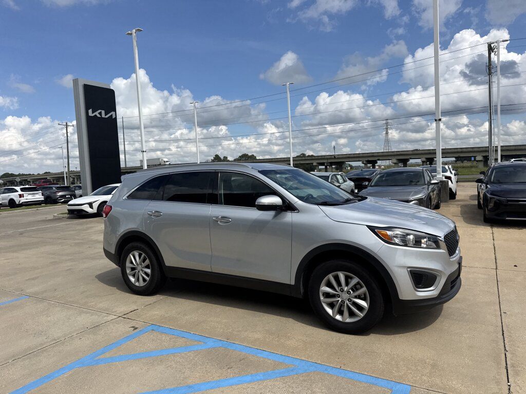 Used 2018 Kia Sorento FWD image 7