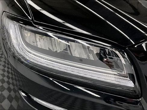 Used 2022 Lincoln Nautilus Reserve AWD/4WD image 34