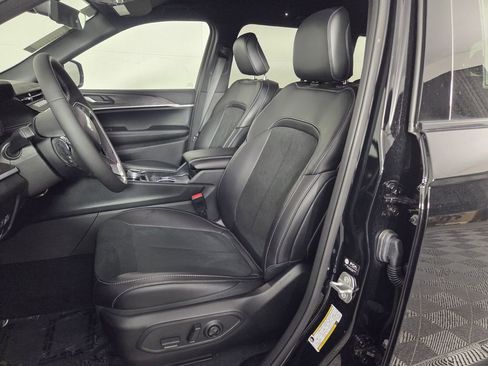 New 2026 Jeep Grand Cherokee Altitude RWD image 10