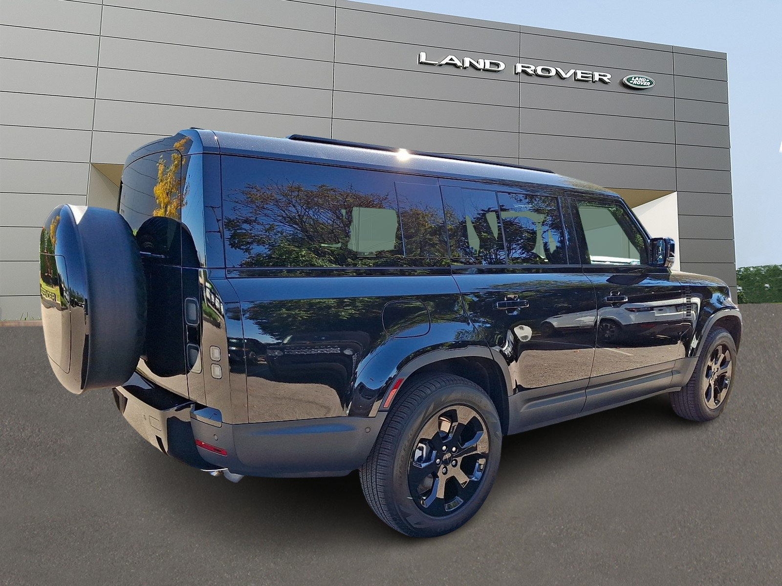 New 2026 Land Rover Defender 130 S AWD/4WD image 2