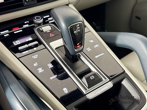 Used 2023 Porsche Cayenne Platinum Edition AWD/4WD image 22