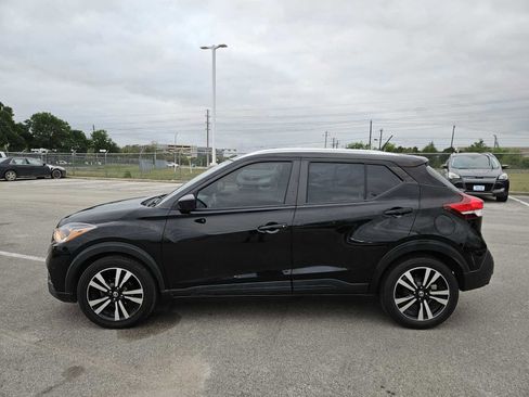 Used 2020 Nissan Kicks SV image 4