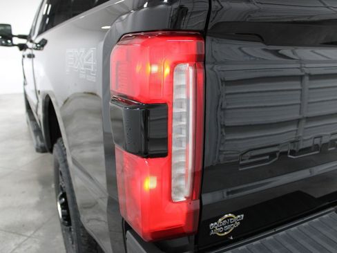 New 2026 Ford F250 Lariat w/ Black Appearance Package image 30