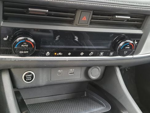 Used 2023 Nissan Rogue SV w/ SV Premium B Package image 29