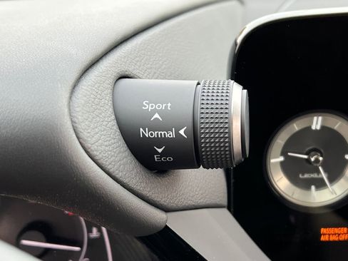 Certified 2025 Lexus ES 350 350 w/ Premium Package image 26