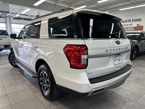 Used 2022 Ford Expedition XLT image 16