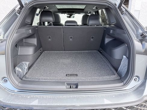 New 2026 Volkswagen Tiguan SE R-Line AWD/4WD image 28