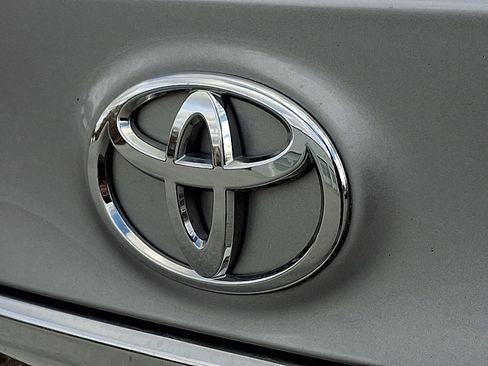 Used 2018 Toyota Avalon XLE Premium image 31