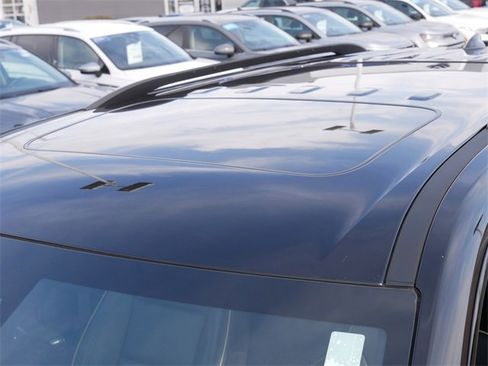 Used 2022 Chevrolet Traverse Premier w/ Redline Edition image 11