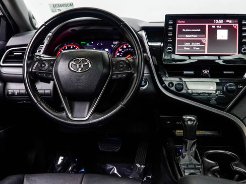 Used 2021 Toyota Camry XSE FWD image 16